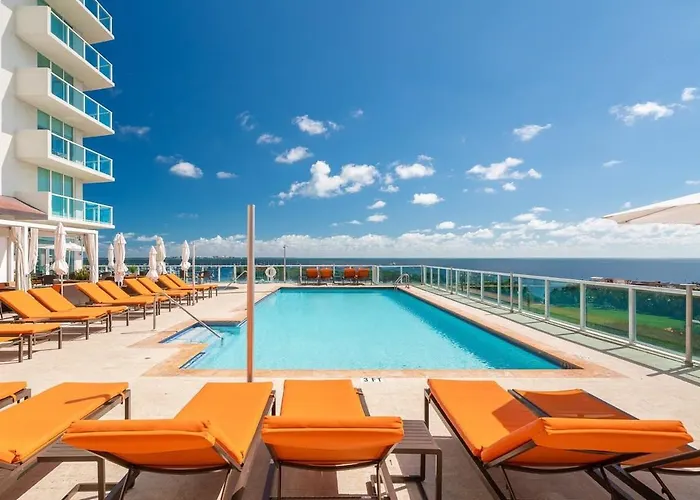 Cocktails & Coffee With Bay & City View Balconies